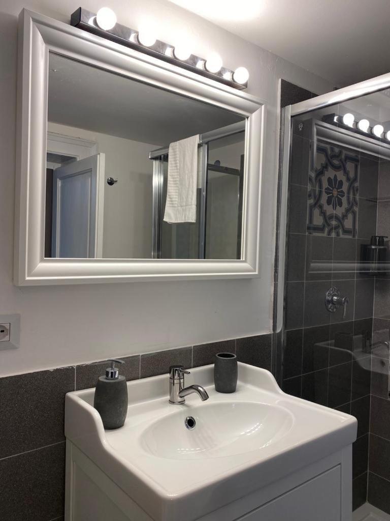 Landlord 242 - Station Apartament Bari