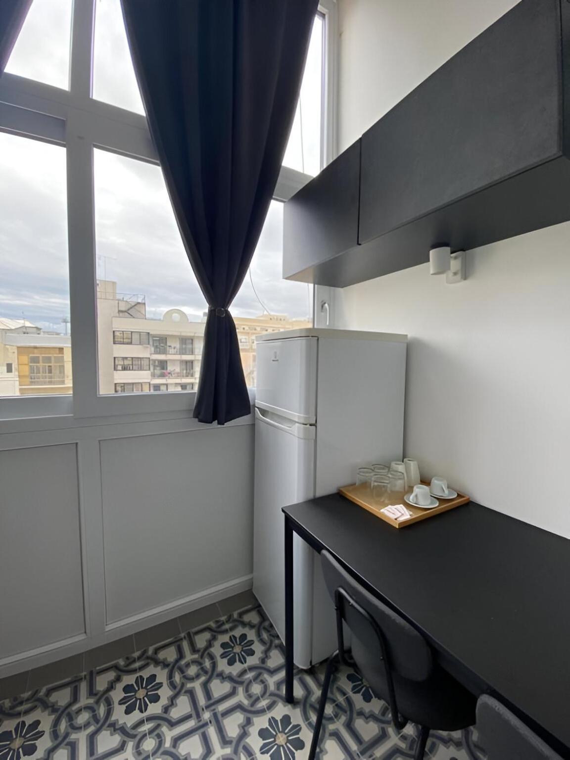 Landlord 242 - Station Apartament