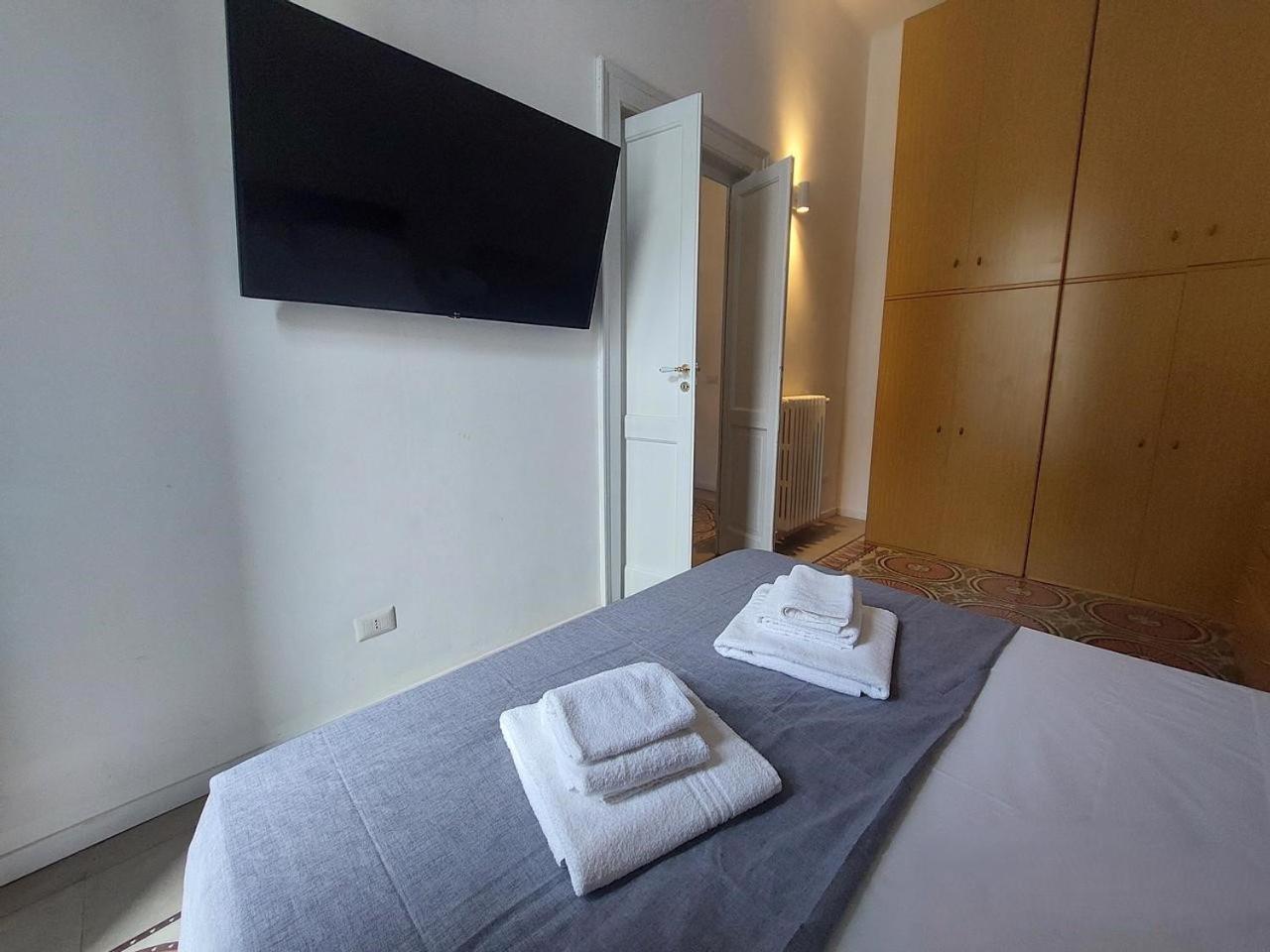 Landlord 242 - Station Apartament
